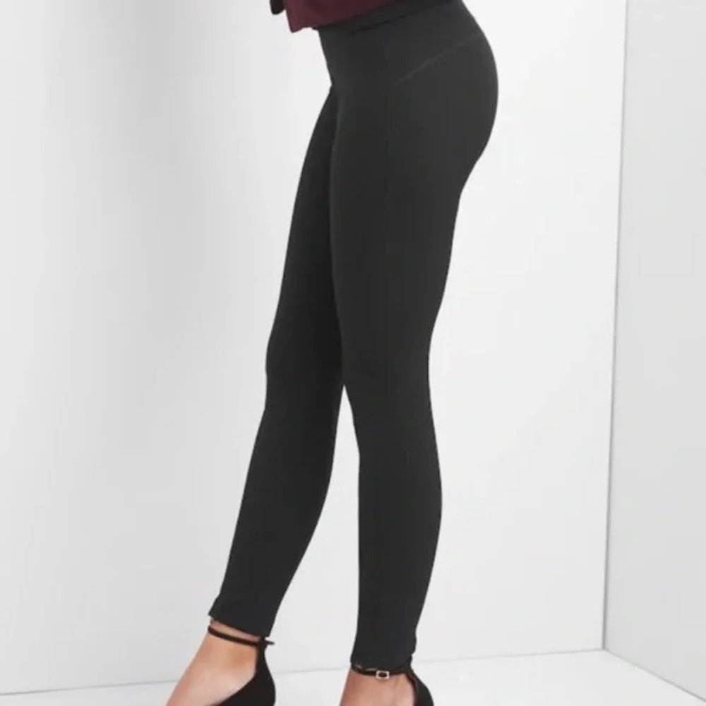 Gap Hi Rise Clean Legging Casual Chic w/ Zipper Ankle Detail in True Black
